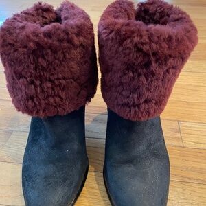 UGG Lana Black Suede Leather with Burgandy Sheep Skin Heel 2.5 Size 6